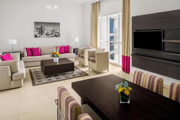 Three Bedroom Apartment Near Mashreq Metro Station 15 Luxury Bookings