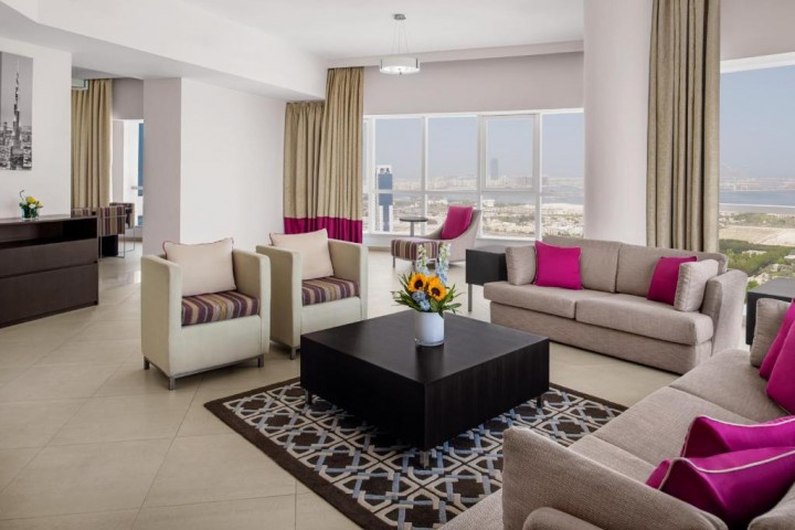 Four Bedroom Apartment Near Mashreq Metro Station 3 Luxury Bookings