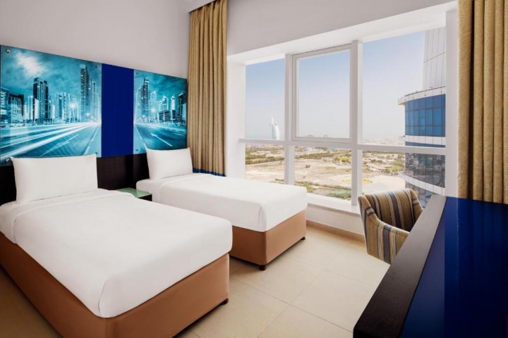 Four Bedroom Apartment Near Mashreq Metro Station 2 Luxury Bookings