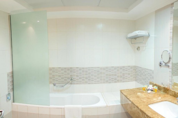 One Bedroom Apartment Near Al Majaaz Splash Park 3 Luxury Bookings