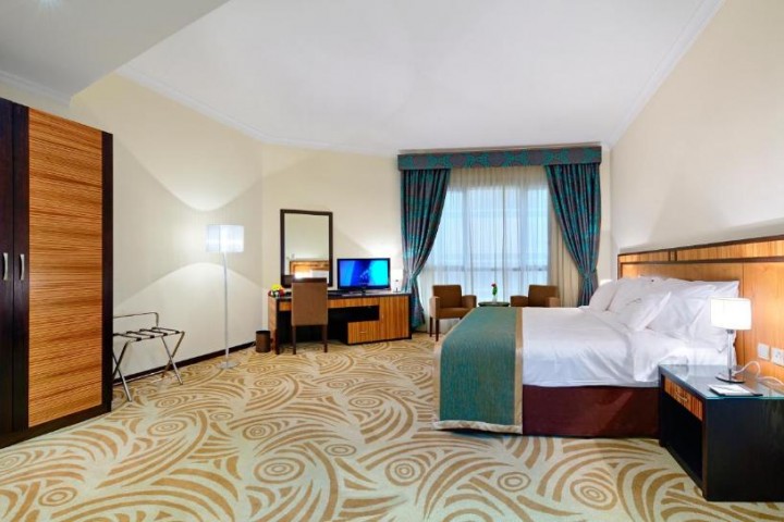 Three Bedroom Apartment Near Al Majaaz Splash Park 1 Luxury Bookings