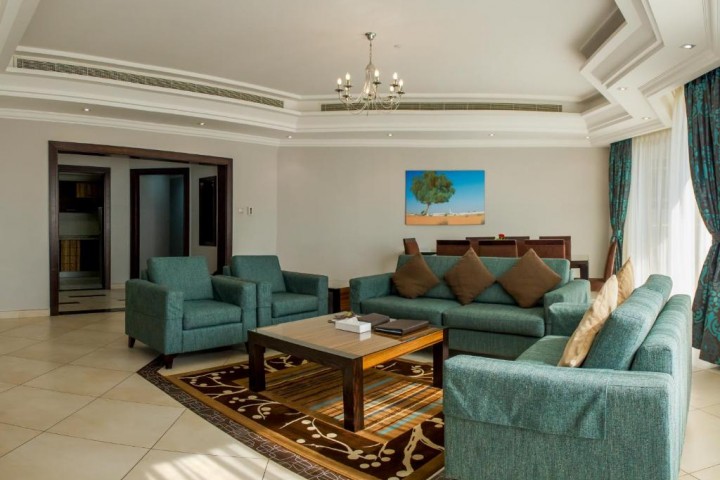 Three Bedroom Apartment Near Al Majaaz Splash Park 4 Luxury Bookings