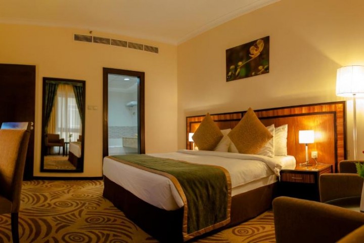 One Bedroom Apartment Near Al Majaaz Splash Park 12 Luxury Bookings