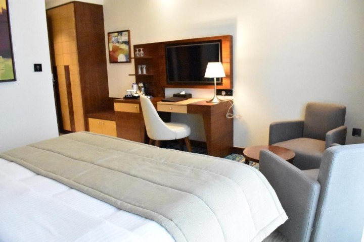 Standard Room Near Dubai Internet City Metro Station 2 Luxury Bookings