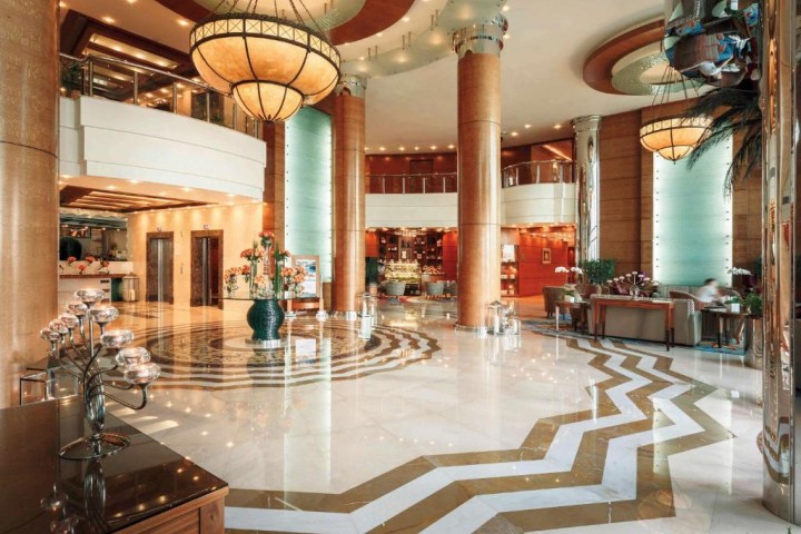 Deluxe Room Near AL Murooj Complex 5 Luxury Bookings